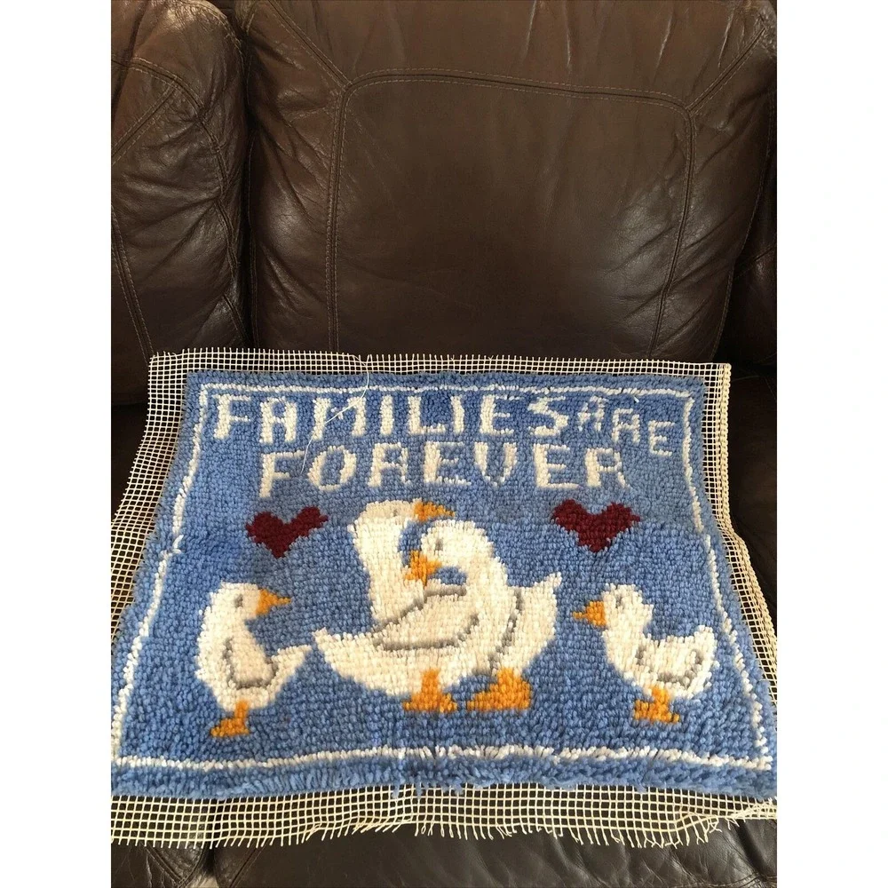 Vtg Latch Hook Families are ForeverNational Yarn Craft 20